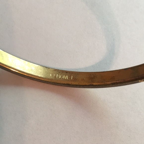 Elegant vintage burnished goldtone bangle bracelet by Monet - Picture 2 of 12